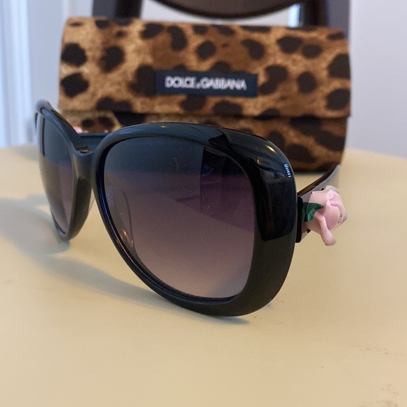Dolce and Gabbana sunglasses with original case - Picture 5 of 5